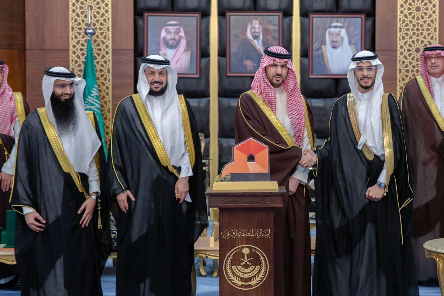تحت رعاية صاحب السمو الملكي الأمير سعود بن بندر بن عبدالعزيز نائب أمير الشرقية تكريم مؤسسة سامي علي الجفالي
